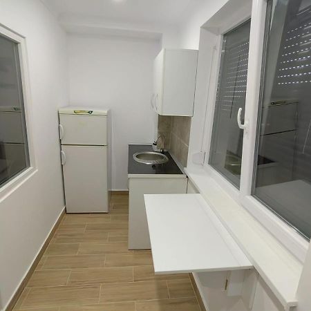 Militari Studio Roşu Esterno foto